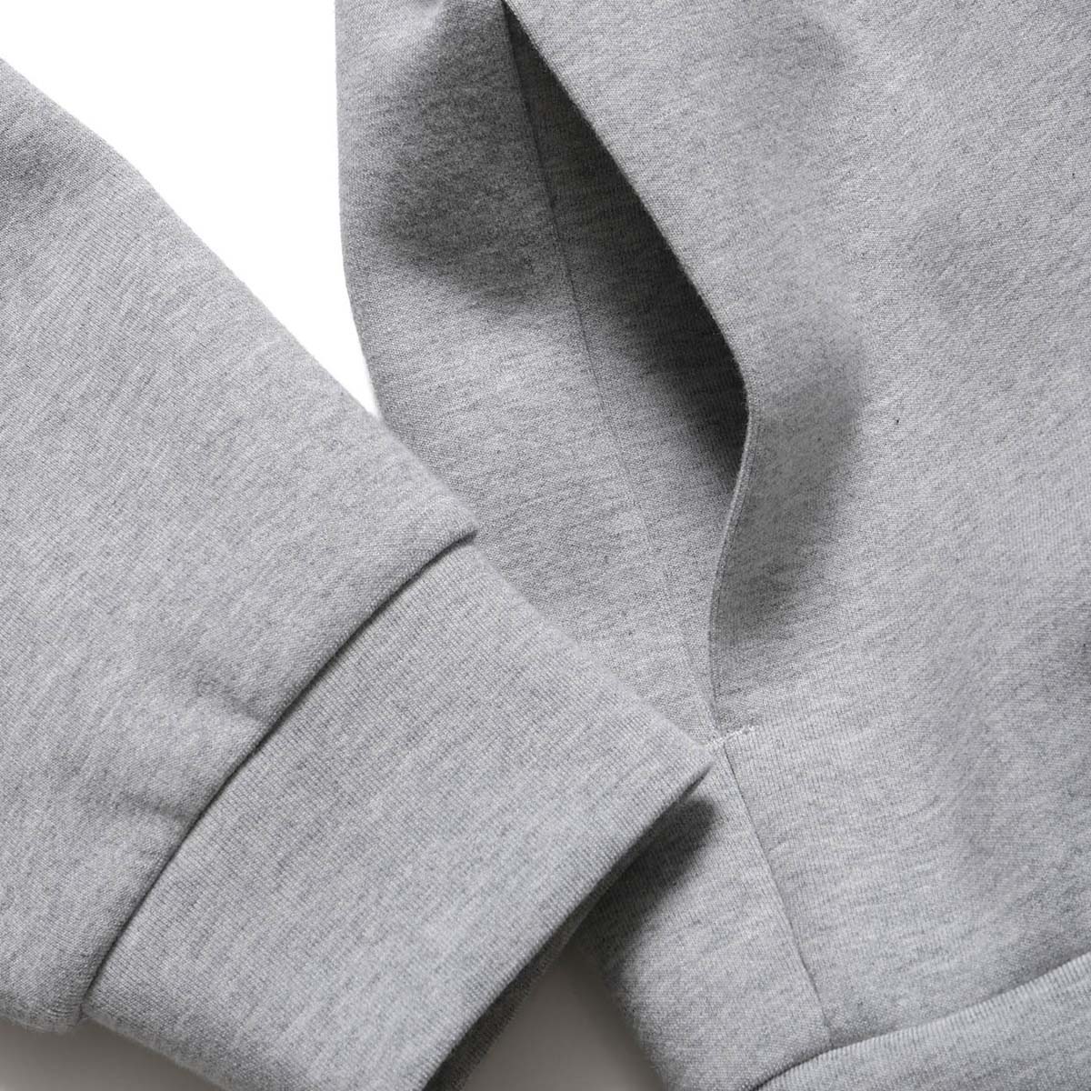 F.C.Real Bristol / TECH SWEAT CREWNECK TOP (Gray) サイドポケット